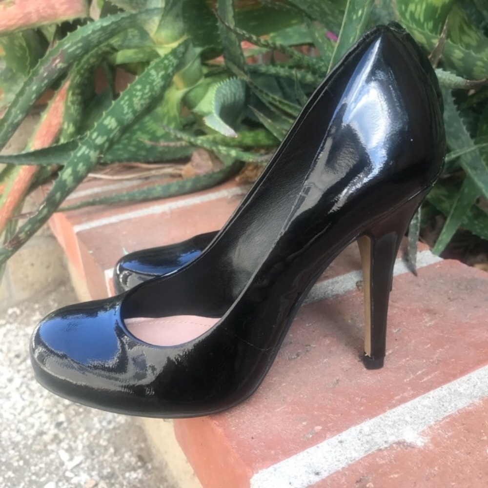 NWOT Vince Camuto Black Patent Heels size 4.5